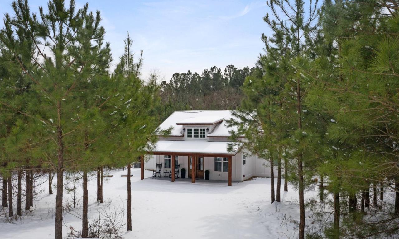 Bella Luna Cabin - Cozy Farmhouse Cabin, Private Deck, Swing Set, Fire Pit, Hot Tub Villa Broken Bow Ngoại thất bức ảnh
