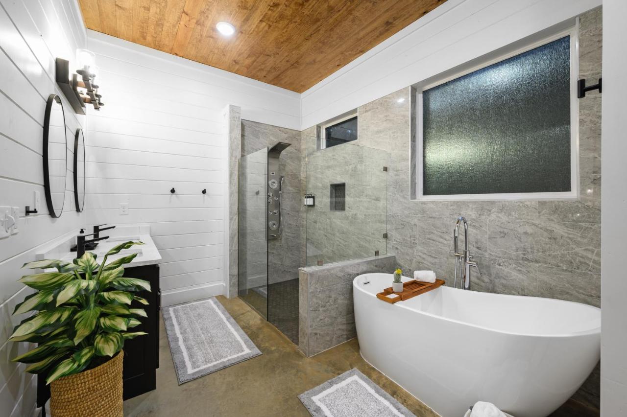 Bella Luna Cabin - Cozy Farmhouse Cabin, Private Deck, Swing Set, Fire Pit, Hot Tub Villa Broken Bow Ngoại thất bức ảnh