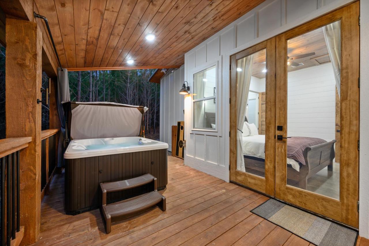 Bella Luna Cabin - Cozy Farmhouse Cabin, Private Deck, Swing Set, Fire Pit, Hot Tub Villa Broken Bow Ngoại thất bức ảnh
