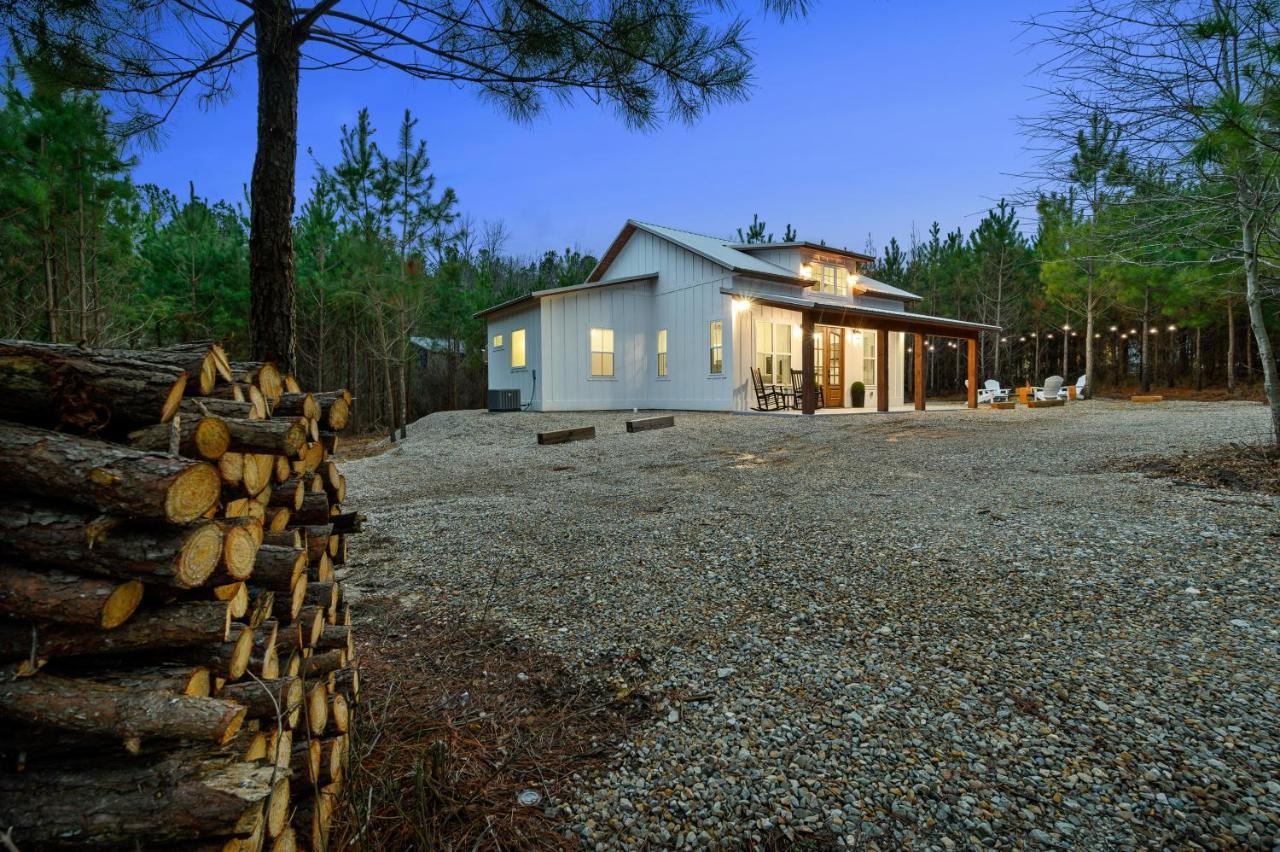 Bella Luna Cabin - Cozy Farmhouse Cabin, Private Deck, Swing Set, Fire Pit, Hot Tub Villa Broken Bow Ngoại thất bức ảnh